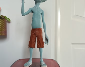 Paul the alien figure - 3d printed and hand painted.  Stands approximately 33cm in height.