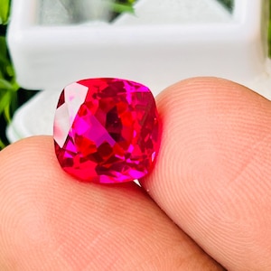 Fabulous !!!! Pink Sapphire High Quality Gemstone Cushion  shape Excellent cut stone size-10x10x7mm carat-6.00(and extra gift)