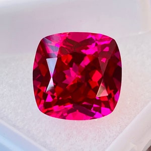 Diamante rosa!!!!! Linda pedra preciosa com topo alto AA+++ em formato de almofada. Excelente diamante. Tamanho da pedra preciosa: 12x12x8 mm. Quilates: 12,00 (e brinde extra).