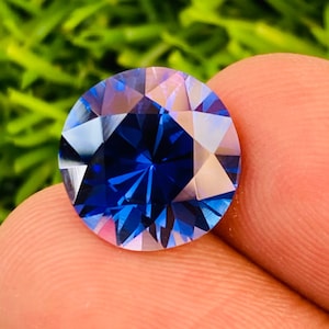 Lindo diamante azul lindo tamanho de anel de pedra preciosa feito em laboratório tamanho de diamante-12x12x8MM quilate-8.45 pedra preciosa de alta qualidade (e presente extra)
