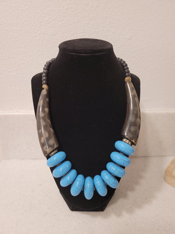 Chunky Vintage Blue Beaded Necklace