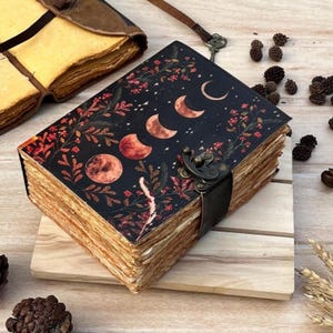 Diario in pelle con fasi lunari fatto a mano - Grimorio vintage con carta con bordo frastagliato / Stregoneria, libro degli incantesimi, diario lunare, regalo per donne e uomini