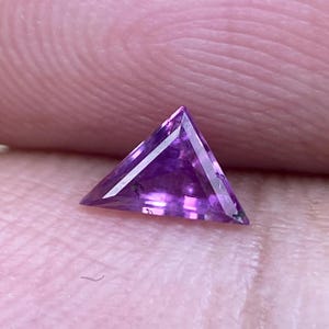 0.33ct Kashmir Sapphire Unheated Natural Pinkish Purple Trillion Cut Faceted Gem 4.9 X 4.4 MM Precious Eye Clean Corundum Sapphire For Ring