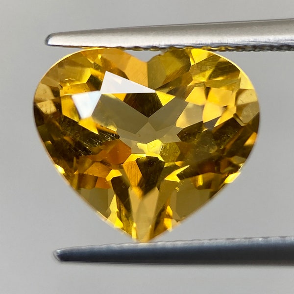 3.92ct Citrine Natural Heart Faceted Cut Golden Yellow 11.3 X 9.8 MM Loose Gemstone Loupe Clean Luster Golden Citrine From Madagascar