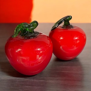 Vintage Murano Style Art Glass Fruit – Set of 2 Red Glass Apples – Handblown Glass Vegetables – Teacher Gift  Paperweight – Retro Home Decor