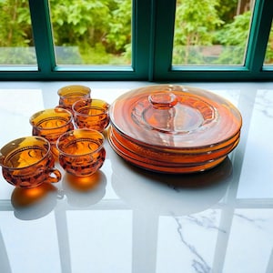 Indiana Glass Kings Crown snackset van amberglas van 5 vintage amberkleurige lunchsets Nippen en serveren - housewarmingcadeau voor haar