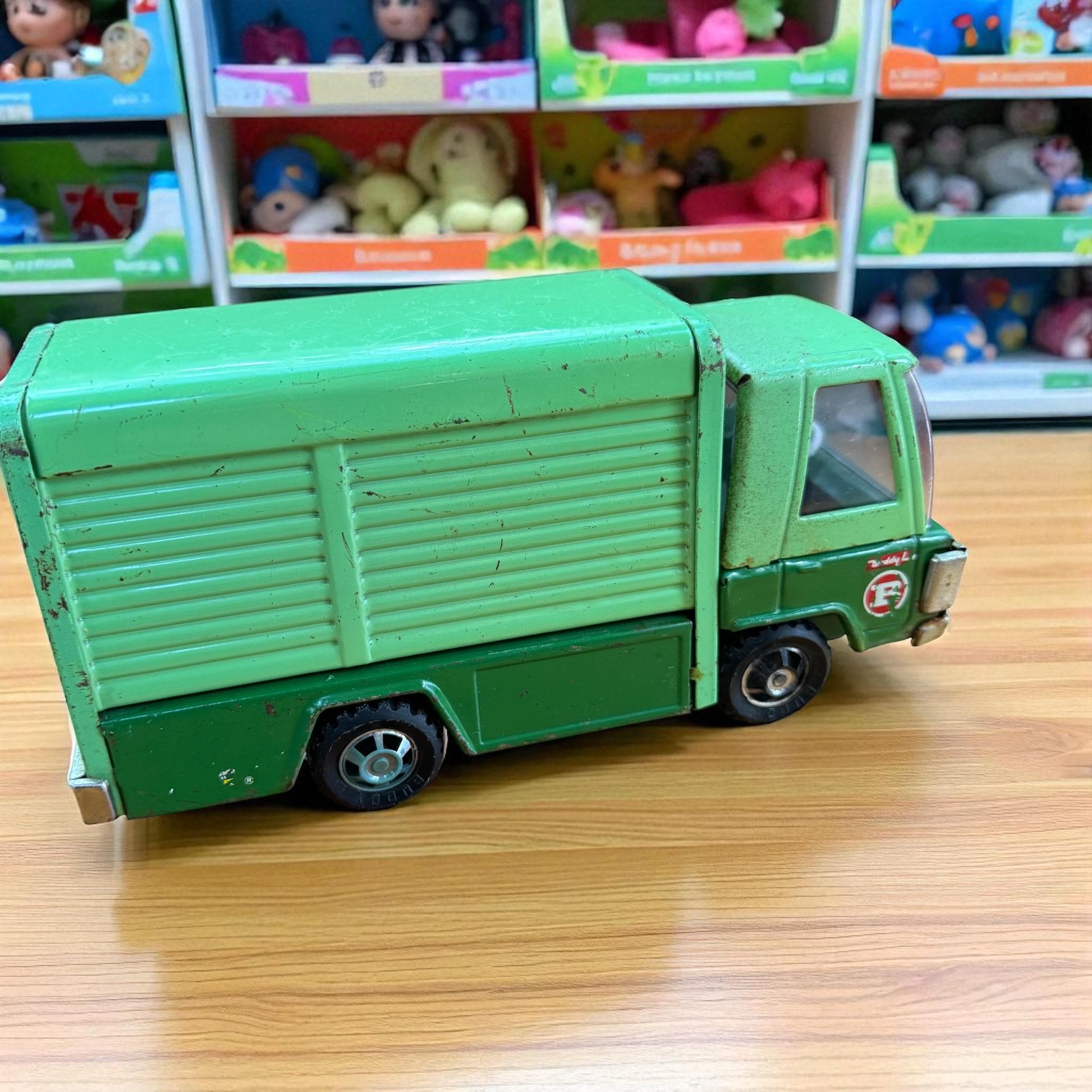 Vintage Buddy L Canada Dry Delivery Truck – 1960s Green Tin Litho