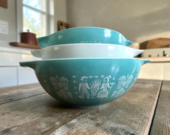 Zestaw 3 turkusowych misek do mieszania w stylu amiszów z nadrukiem maślanym Pyrex w stylu vintage Kopciuszek 442 443 444, prezent na parapetówkę w stylu retro do kuchni, wystrój domu