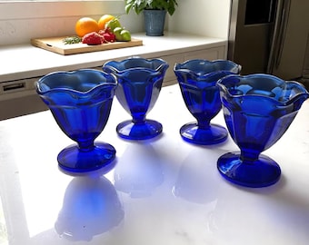 Ensemble de 4 assiettes parfaites vintage Anchor Hocking bleu cobalt, vaisselle parfaite, vaisselle pour crème glacée, service de cuisine, décoration d'intérieur, idée cadeau