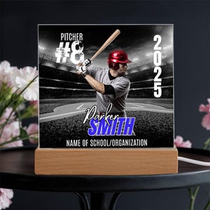 Tarjeta de béisbol acrílica en blanco y negro, placa de jugador personalizada, regalo con foto personalizada, decoración deportiva, regalo para la noche de graduación, recuerdo atemporal.