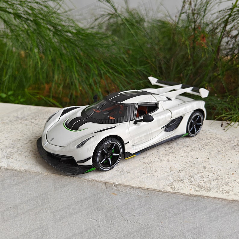 Koenigsegg Jesko 124 Alloy Car Model Supercar Rare Toy Car Model Toy Gifts Collectible Car