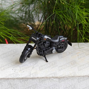 Harley Davidson Fat Bob 114 1:18 MODEL - Car Models - Alloy Diecasts - collectible - motorcycle - HyperRealistic - Keychain - sports bike