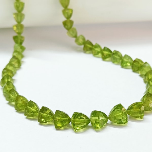 Natural Peridot Faceted Trillion Straight Drill Beads 16" Strand, Peridot Triangle Beads, Peridot Trillion Shape Briolettes for jewelry Make