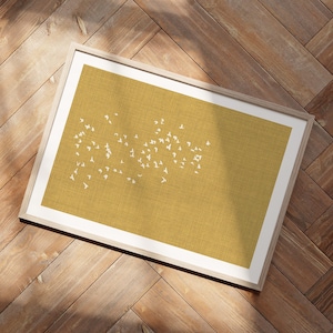 Stampa murale Japandi giallo senape / Stampa minimalista giapponese con stormo di uccelli, poster decorativo da parete asiatico orizzontale