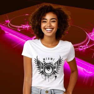 Tattoo Grunge Style Miami Wings Speakers – DJ T-Shirt – Unisex