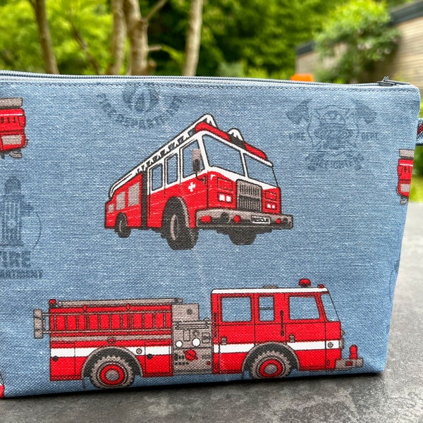 Kosmetiktasche "Tatütata, die Feuerwehr ist da", blau (Gr.M)