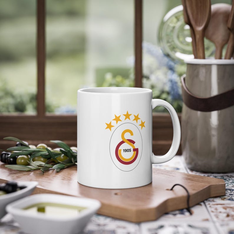 Galatasaray 5-sterren logo mok | Mayislar Bizim | Witte keramische koffiekop | Voetbalcadeau voor hem, haar fan, echtgenoot en vriend | Galatasaray-fans afbeelding 3