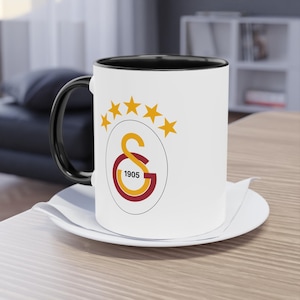 Mok met Galatasaray 5-sterrenlogo | Voetbalcadeau met zwart handvat | Koffiebeker voor hem, haar, fan, echtgenoot, vriend | 325 ml afbeelding 1