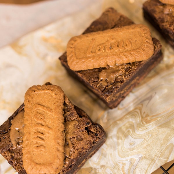 Lotus Biscoff Brownies (Box of 6) | Postal Box brownies | Brownies by post | Gift Boxed Brownies | Postal Brownies | EsteniBakes