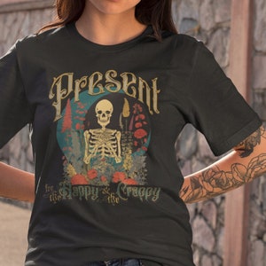 Camisa de quebra de ciclo, presente para os felizes e os ruins, camiseta diária de afirmação do mantra, camiseta unissex de esqueleto de bruxa, vintage relaxada