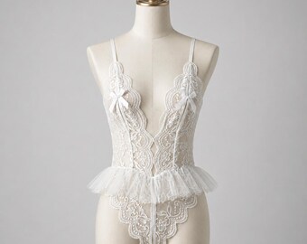 Body de encaje blanco transparente, body floral, ribete de tul con volantes, lencería con escote en V profundo