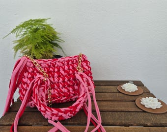 Handmade Crochet T-Shirt Yarn Bag, Metallic Chain