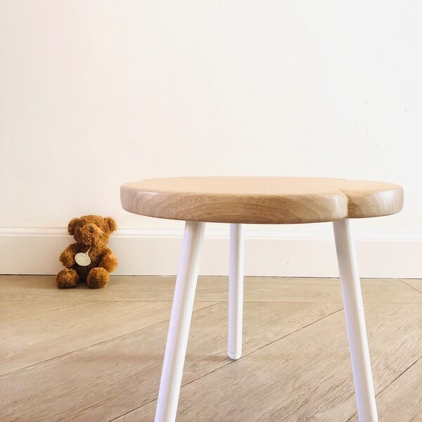 Tabouret " Nuage " de Fabrication artisanale pour enfant en Fraké