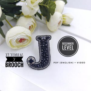 Tutorial da letra J com miçangas, tutorial em vídeo em PDF, molde de broche com nome, tutorial inicial faça você mesmo, tutorial personalizado para adultos, presente de Natal personalizado