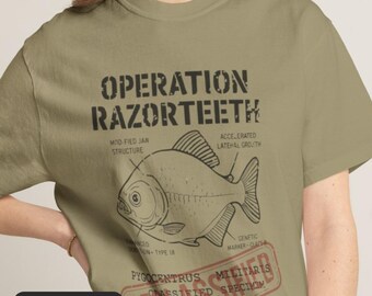 Camiseta desclasificada de la Operación Dientes de Navaja, camiseta militar vintage, camiseta retro de película de criaturas, camiseta gráfica inspirada en el terror de culto.