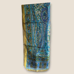 Bufanda de seda orgánica india hecha a mano con diseño de mandala. Accesorio de moda ligero e hipoalergénico. Bufanda de seda orgánica. Bufanda de tela natural.