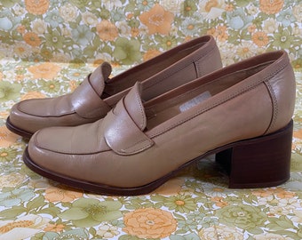 1980s beige leather block heel loafers size 38/UK 5, vintage