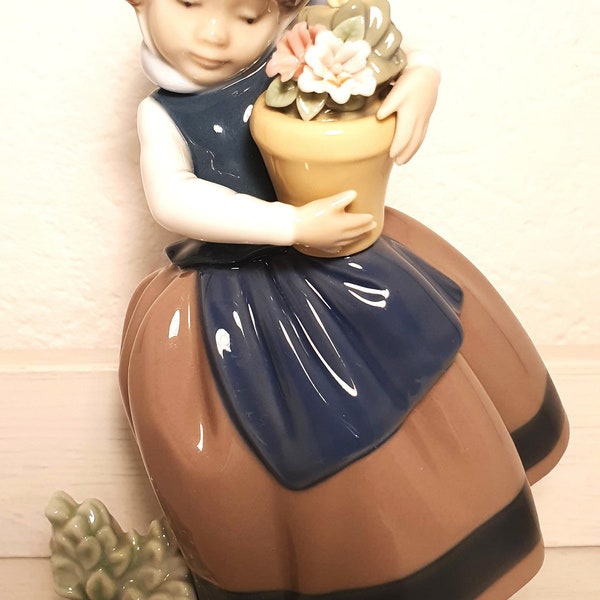 Wunderschöne Lladro Figur Mädchen Blumen Made in Spain