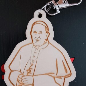 Chaveiro ou colar de madeira ou acrílico Chaves da Fé Papa Francisco Bergoglio. Símbolo de fé e esperança, joias católicas DXF