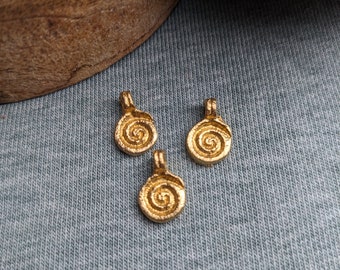 Colgante de latón espiral mediana # 49 Charm 15 mm*10 mm espiral de vida hecho de latón en oro para hacer joyas DIY de la India