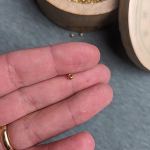 Perles en laiton doré 2,5 mm pour confection de bijoux DIY, provenance Inde image 4