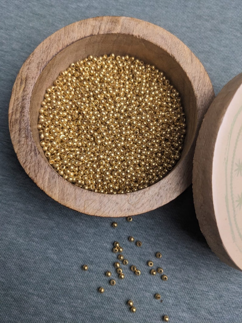 Perles en laiton doré 2,5 mm pour confection de bijoux DIY, provenance Inde image 1