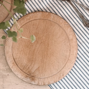English Bread Board | Antique English Hand Carved Round Bread Board | English Farmhouse, Cottage, Traditional Decor | Primitive Kitchen