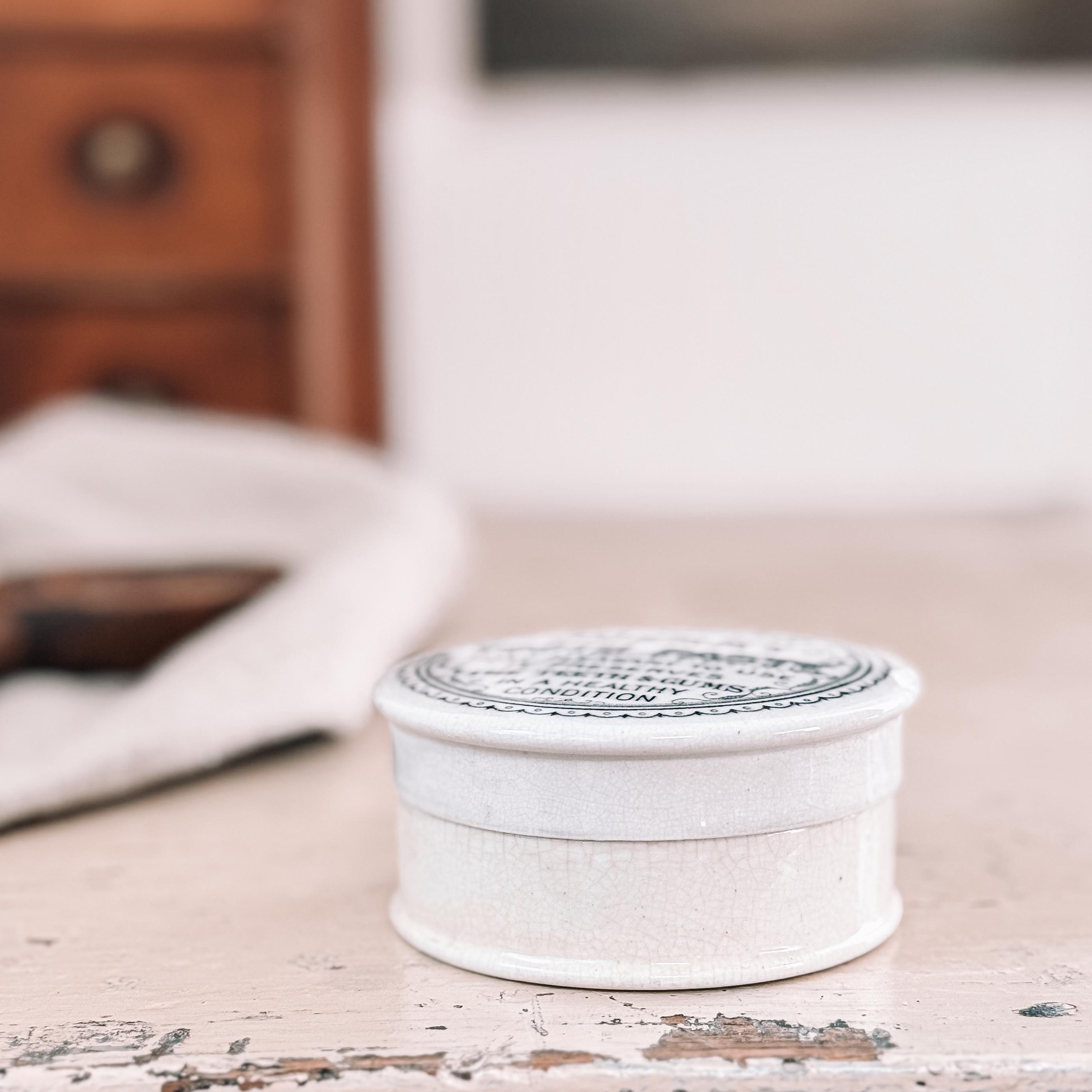 アンティーク ダービンズ チェリー 歯磨き粉ポット | ビクトリア朝時代