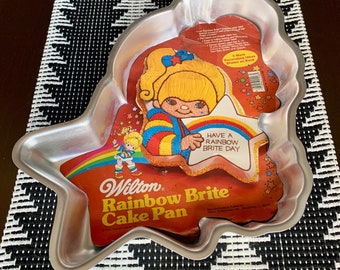 Vintage 1983 HALLMARK CARDS Inc WILTON Rainbow Brite w/Star 15 1/4”x 11 1/2” Aluminum Cake Pan w/Original Decorating Ideas Insert Used Once