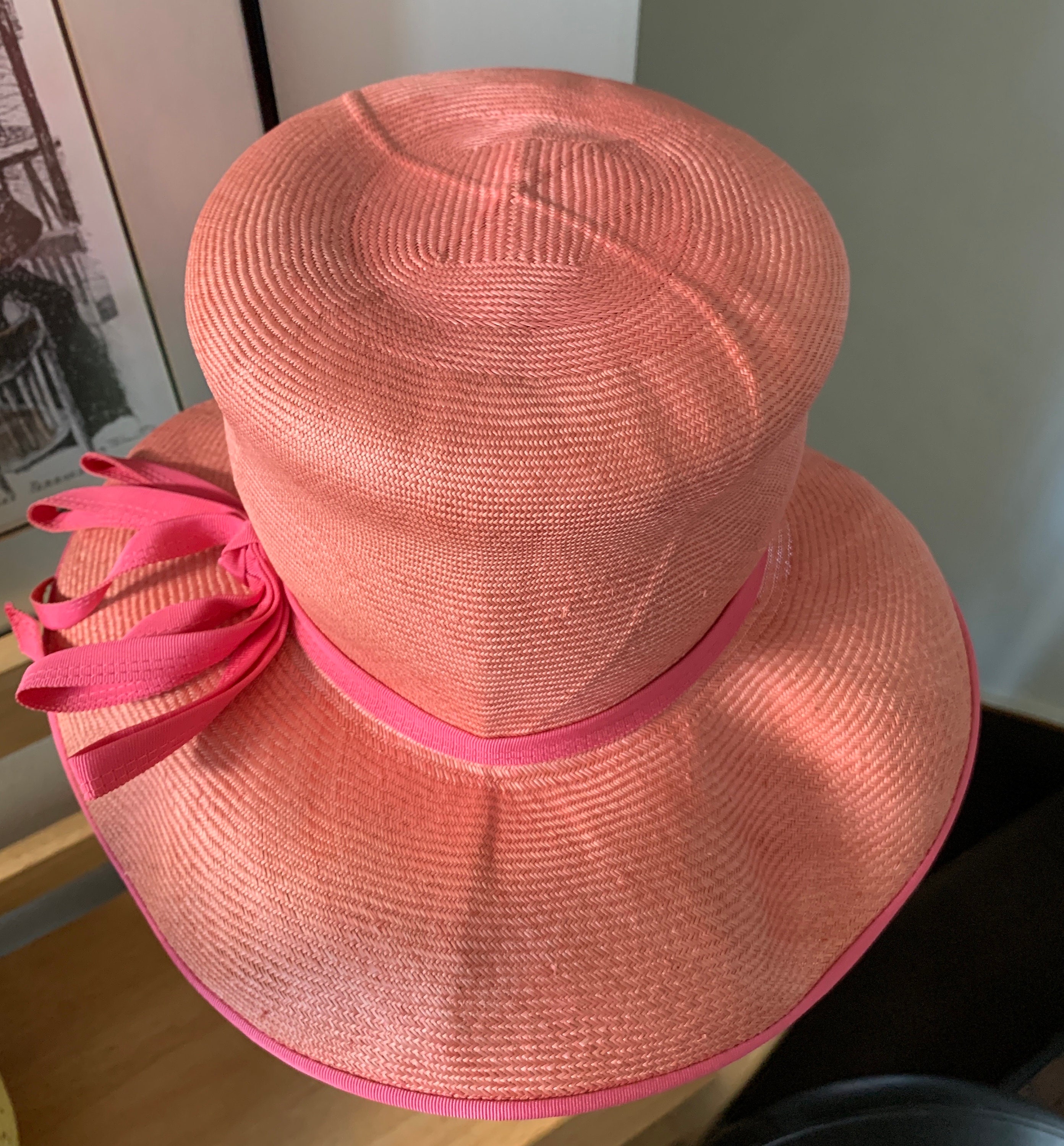 Mid-century BETMAR New York Paris Flamingo Pink Straw/raffia  display picture 3