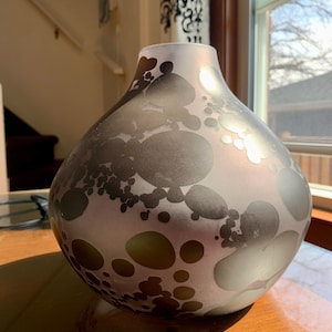 Retired IKEA 8 1/4”x 8 1/2” “Koppar” Black Bulbous Frosted Glass Table Lamp w/Modernist Spotted/Raindrop Pattern Designed by AMELIA CHONG