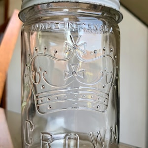 Clear 1947 Vintage 5 5/8”x 3 1/4”Embossed Glass CROWN Pint Preserves/Canning/Mason Jar w/Glass Insert & Zinc Ring Made by DOMINION Glass Co