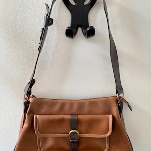 Vintage Tan/Light Brown Leather Shoulder Bag Adorned w/Dark Brown Leather Straps/Piping c. 1960s; Numerous Organizational Compartments