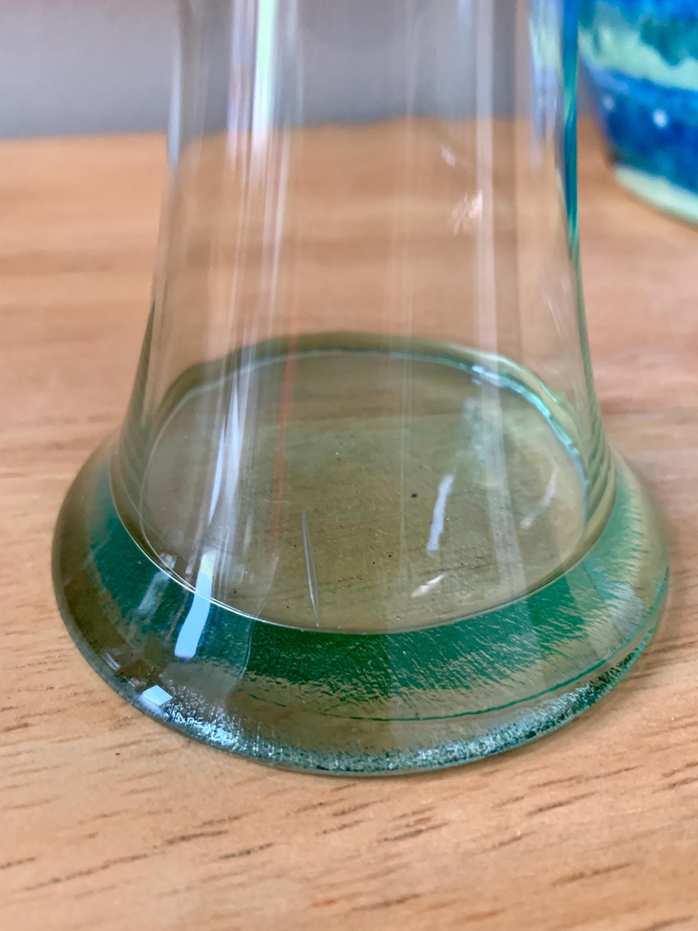 Amazon.com: Mud Pie Recycled Green Spanish Rounded Small  La Mediterranea Recycled Green Glass Handblown Vase 58cm display picture 1