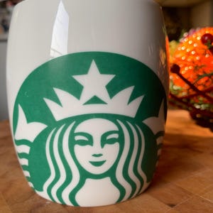 Unused Retired 14 fl oz STARBUCKS COFFEE CO Oversized Green Siren Mermaid Logo on White Ceramic Barrel Mug c.2010 Collectible Coffee/Tea Mug