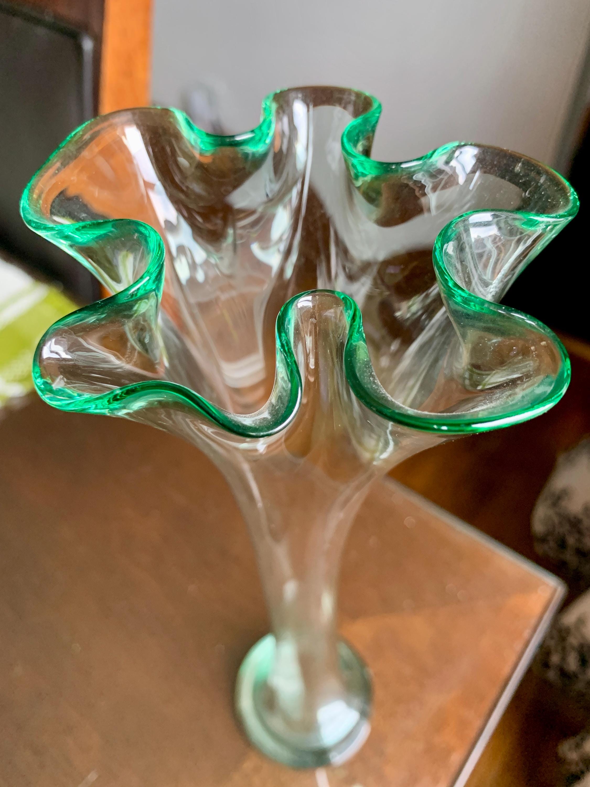 Amazon.com: Mud Pie Recycled Green Spanish Rounded Small  La Mediterranea Recycled Green Glass Handblown Vase 58cm display picture 1