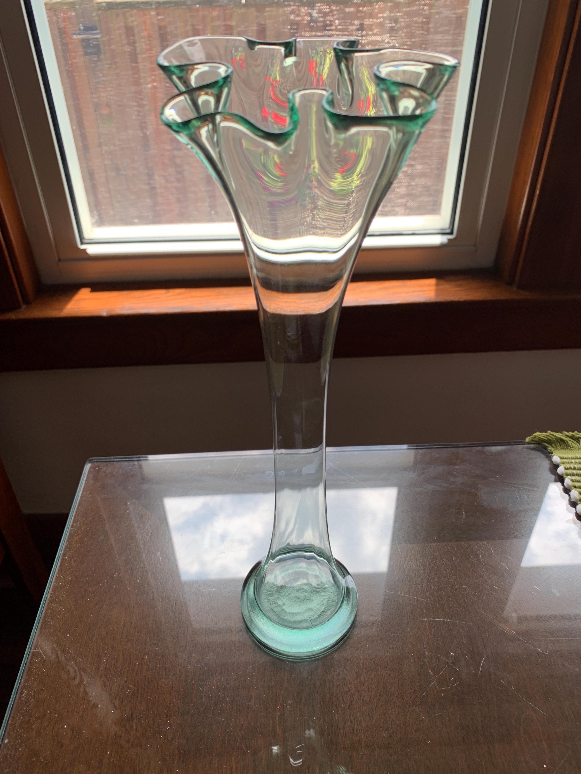 Amazon.com: Mud Pie Recycled Green Spanish Rounded Small  La Mediterranea Recycled Green Glass Handblown Vase 58cm main image 2