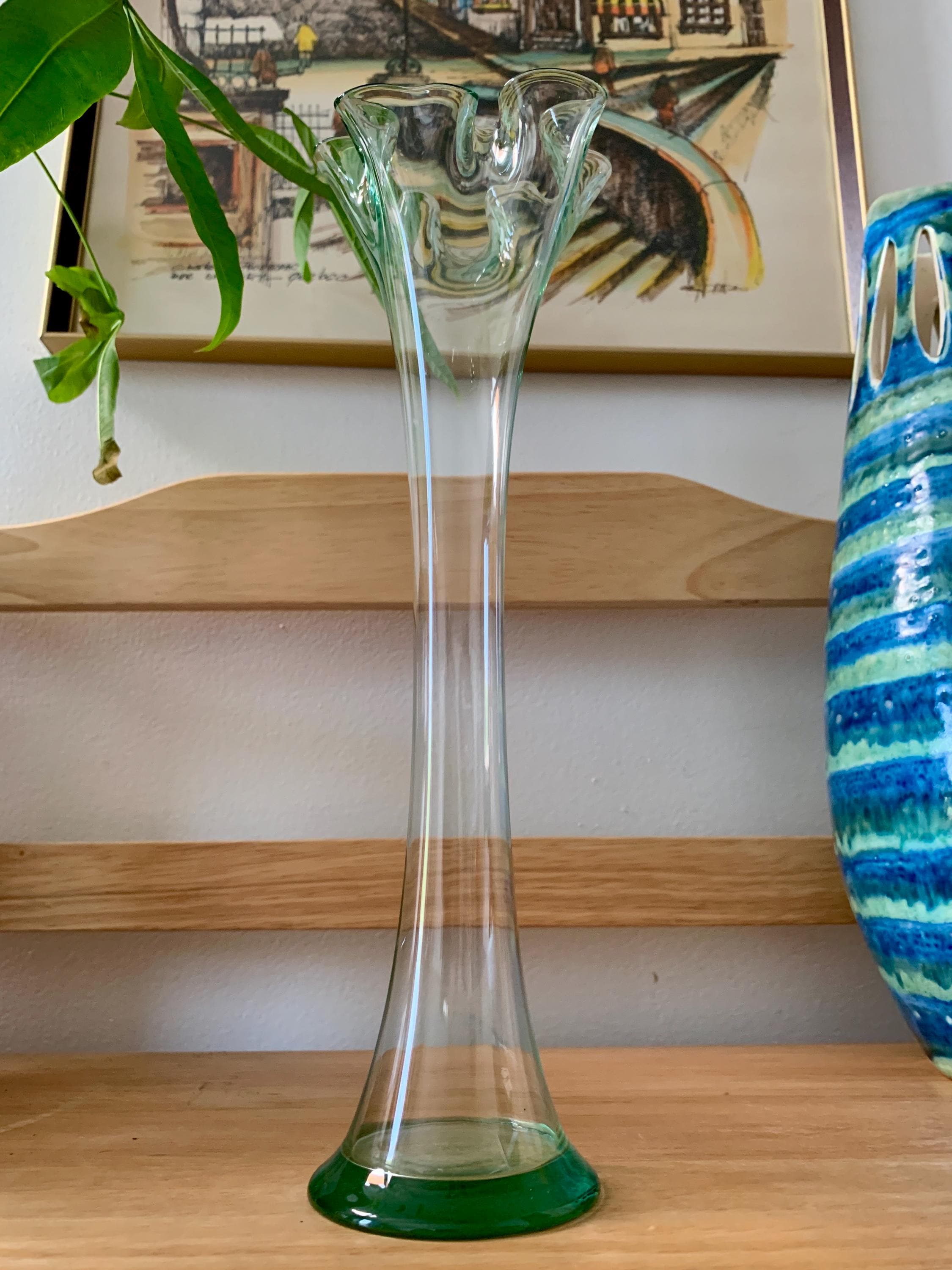 Amazon.com: Mud Pie Recycled Green Spanish Rounded Small  La Mediterranea Recycled Green Glass Handblown Vase 58cm display picture 1