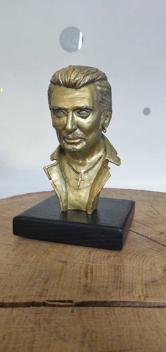 Décoration Fan Johnny Statue Buste De Johnny Hallyday En Polyresine Argenté - 25cm - Collection FGS Idole Française Décoration Fan Johnny Statue Buste De Johnny Hallyday En Polyresine Argenté - 25cm - Collection FGS Idole Française