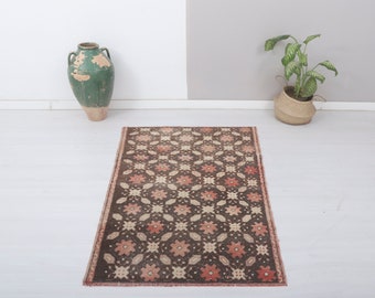 Vintage Turkish Wool Rug: Handmade Anatolian Small Rug (5.2 x 3.5 ft)